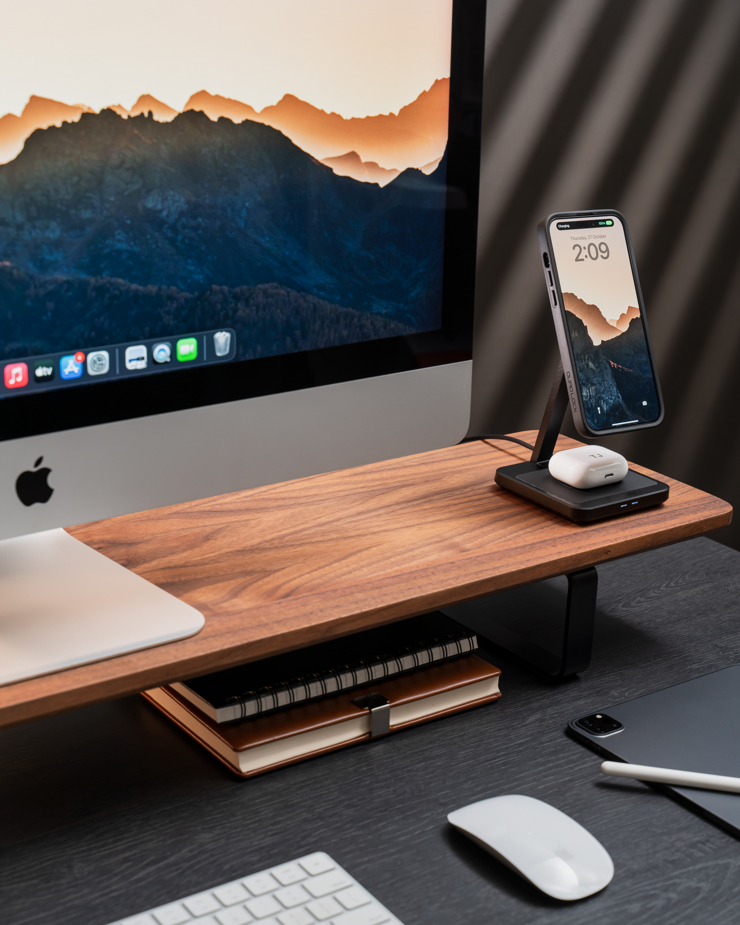 Quad Lock® Dual Desktop Wireless Charger